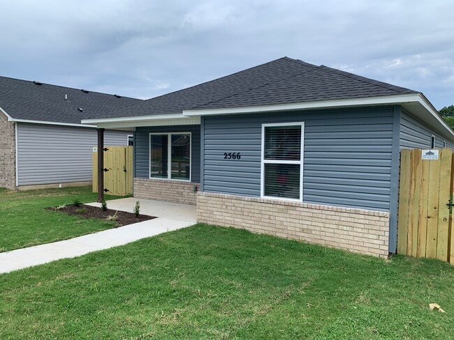 Building Photo - 2566 S Ouachita Dr