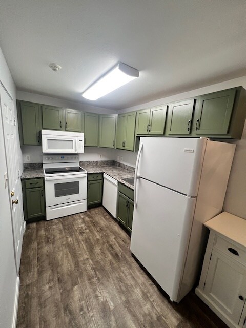 Building Photo - 4 Bridgeview Cir