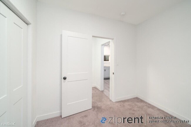 Building Photo - 2 br, 1 bath House - 828 Southeast Cedar S...