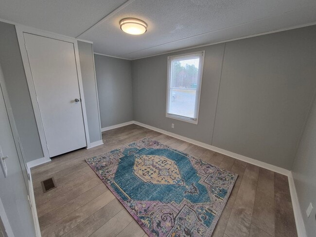 Building Photo - New Listing!!