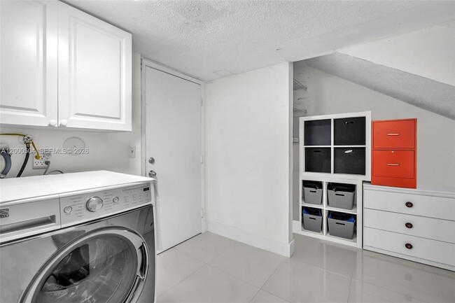 Building Photo - 15743 Woodgate Pl