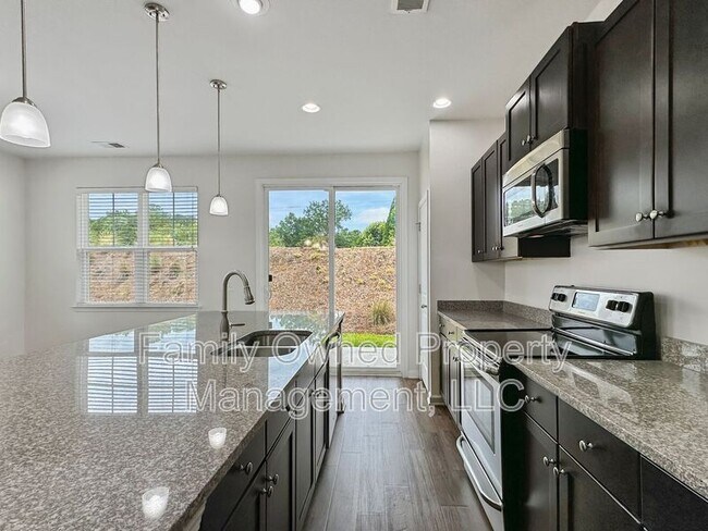 Building Photo - 133 Wild Holly Dr