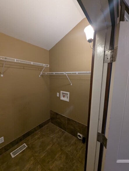 Laundry Room - 1736 15th Ave S