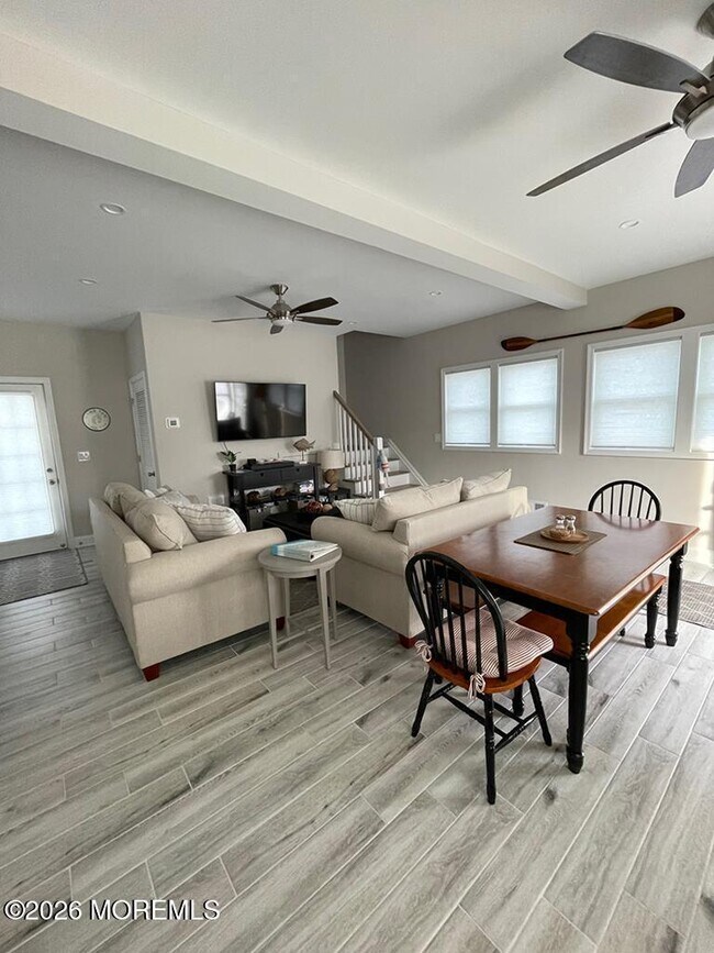 Building Photo - 112 Albacore Dr