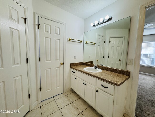 Building Photo - 6528 Omoko St