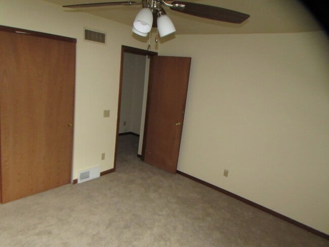 Building Photo - Spacious 3BD/1.5BA with Attached Garage and Backyard! - Available 4/1/2026