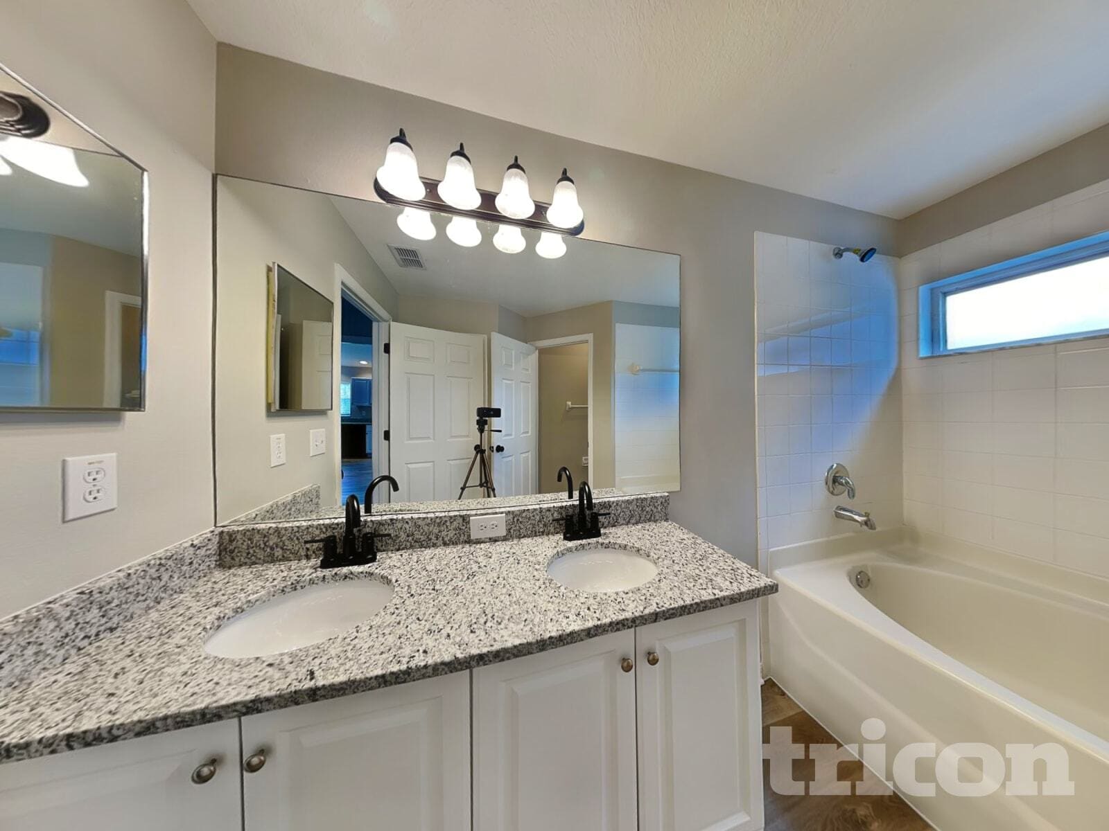 Building Photo - 24307 Satinwood Ct