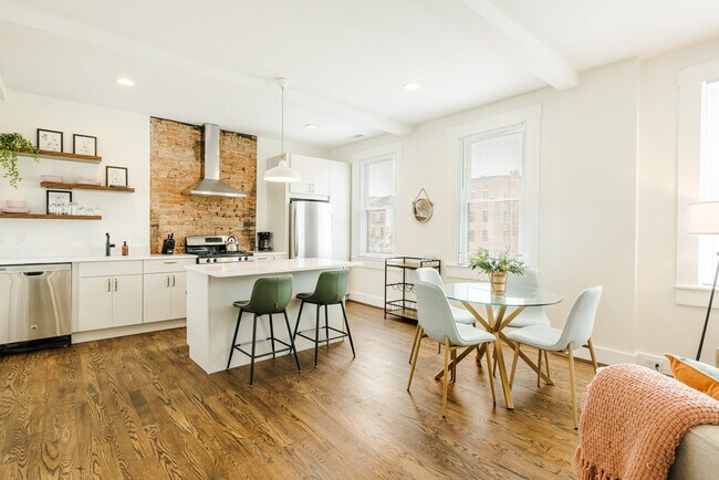 Building Photo - 1826 Republic St