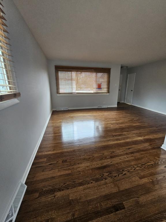 Building Photo - 1395 Freeland Ave