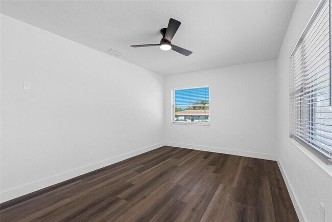 Building Photo - 11572 63rd Ave N