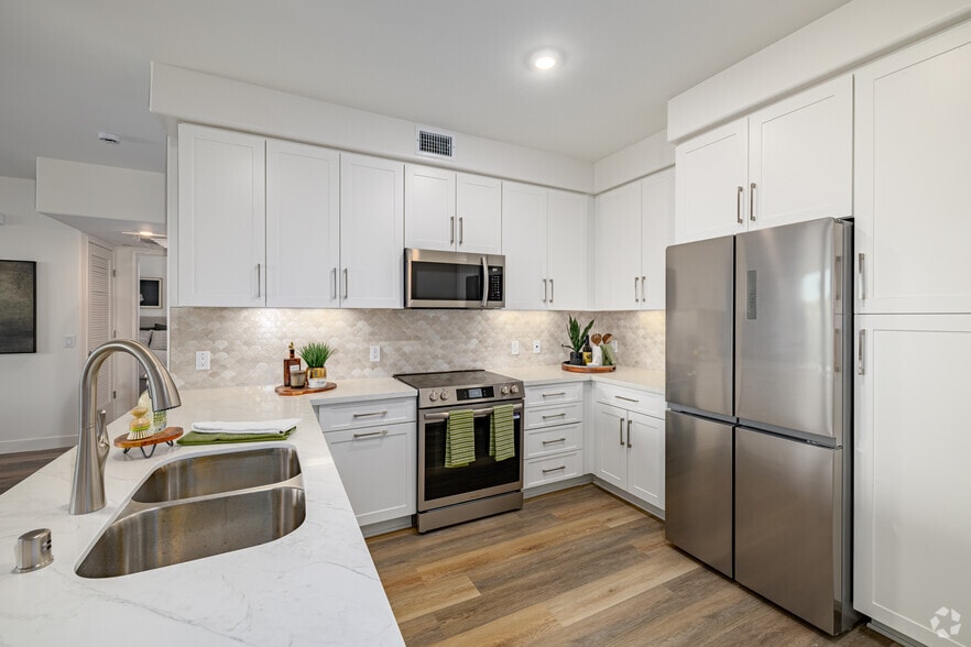 2BR, 2BA - 1,266SF - Kitchen - Avia La Jolla