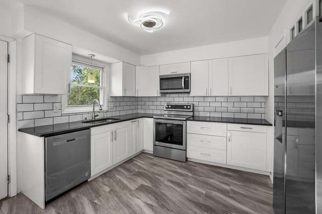 Building Photo - 1426 Josephine St