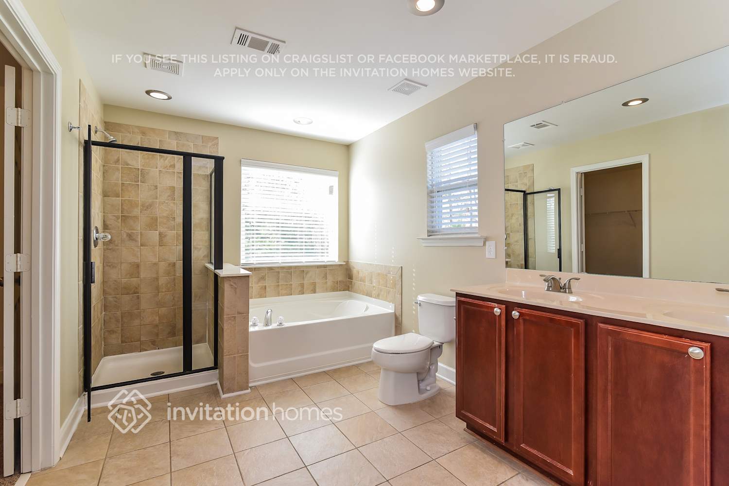 Building Photo - 1243 Sparkling Cove Dr