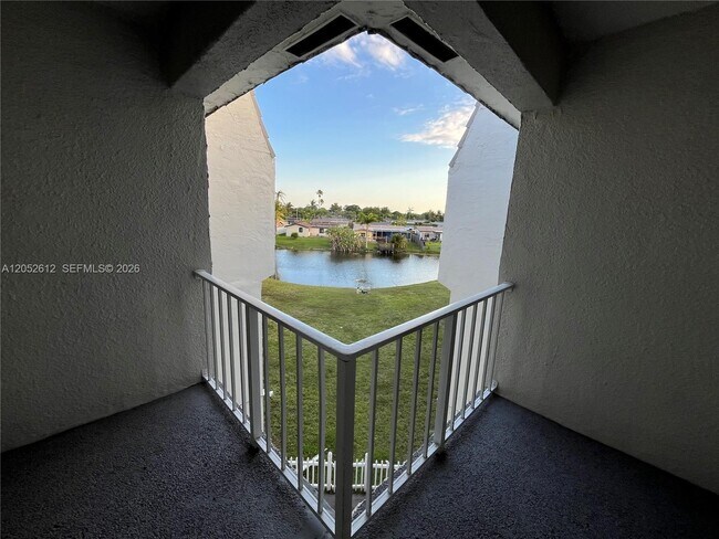 Building Photo - 8135 Sunrise Lakes Blvd