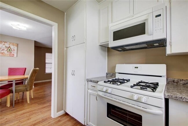 Building Photo - 507 Bellevue Pl