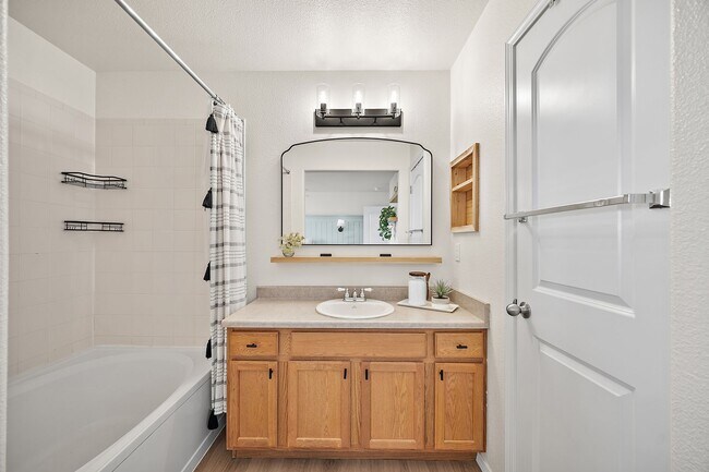 Building Photo - Beautiful Recently Renovated 4 Bed 4 Bath Home In Fountain!!!!