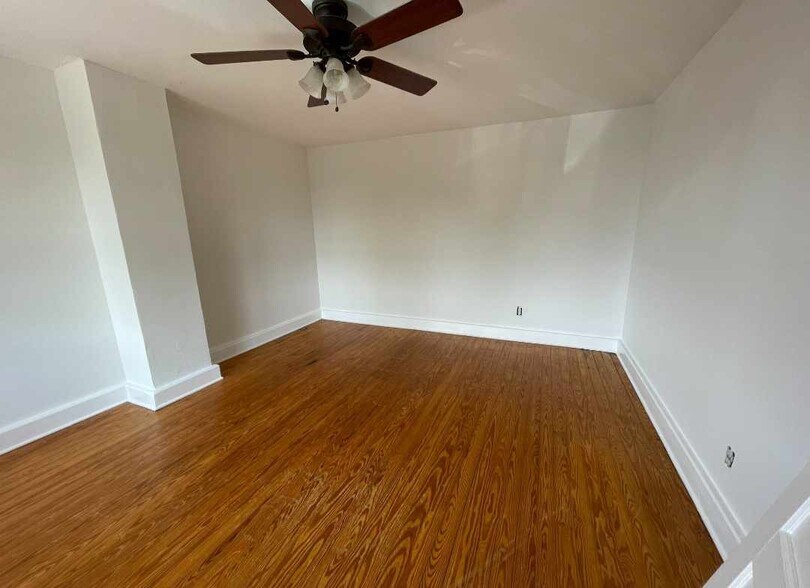 Building Photo - 318 Auburn St