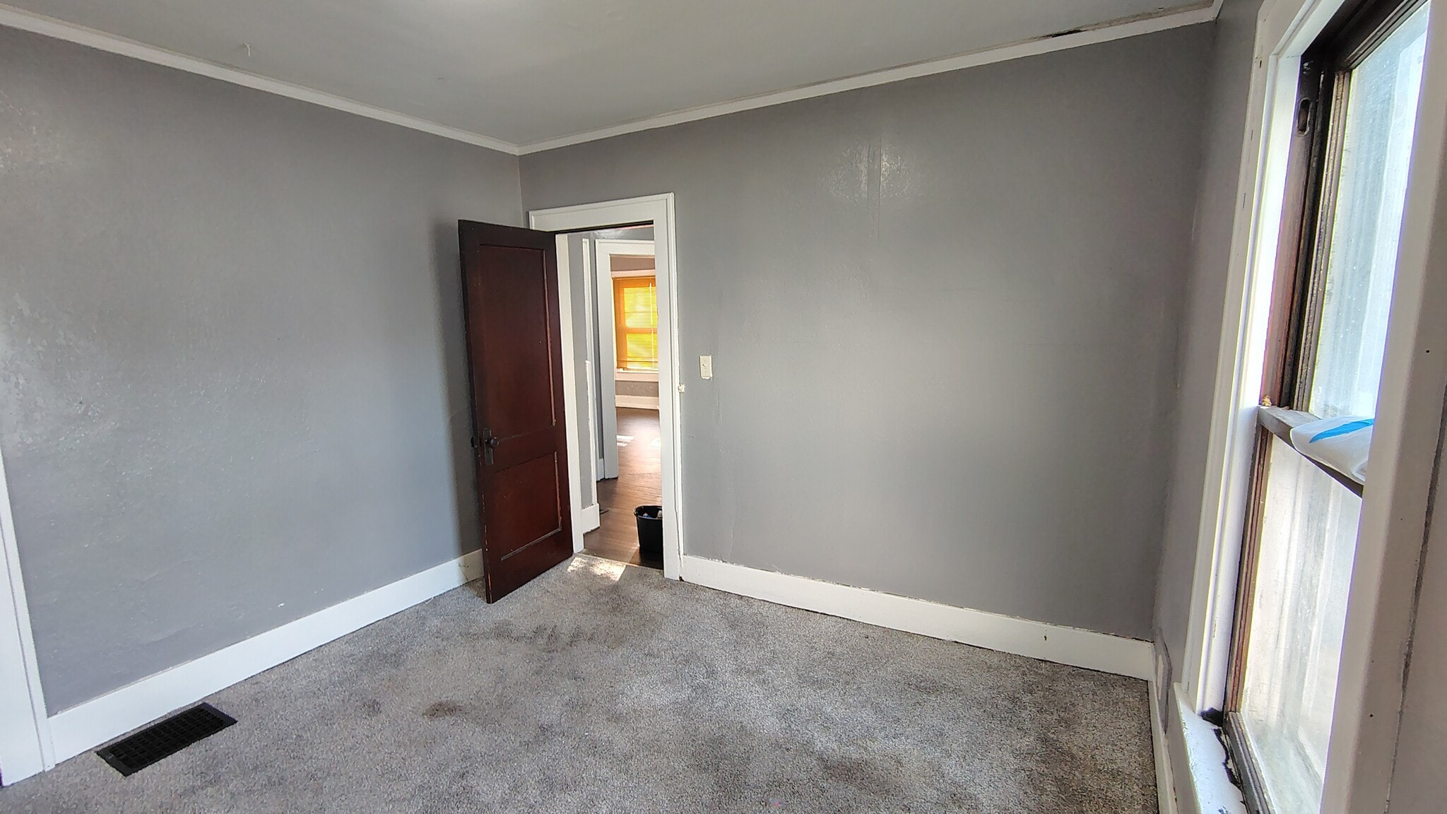 Building Photo - 320 W Elm St