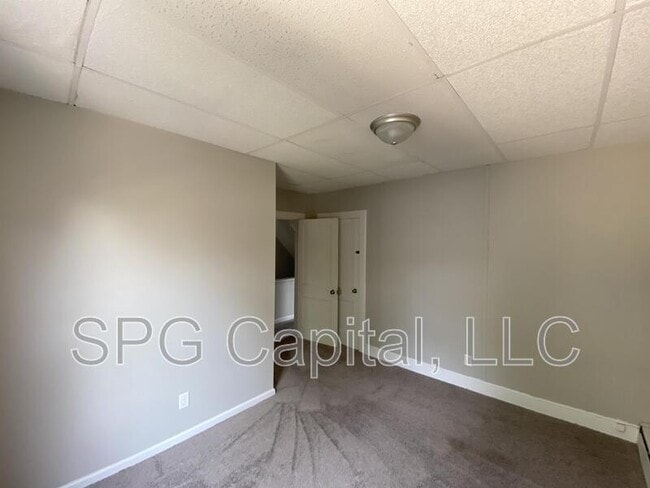 Building Photo - 148 E McKinley St