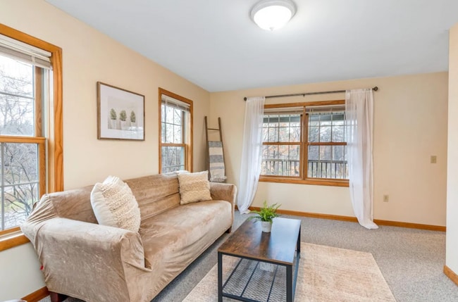 Building Photo - 18 Forgan Ln
