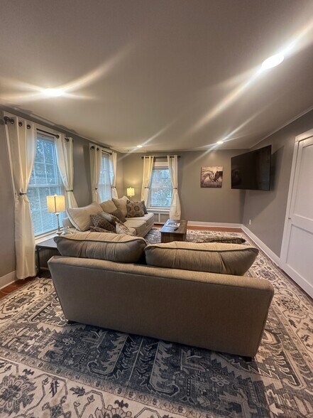 Building Photo - 175 Lake Ave