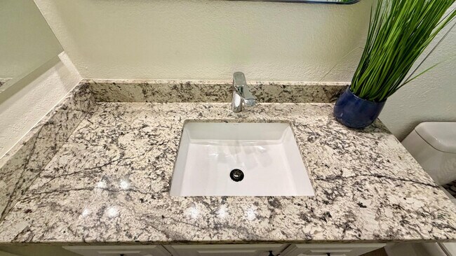 Building Photo - 3761 E Dulciana Ave