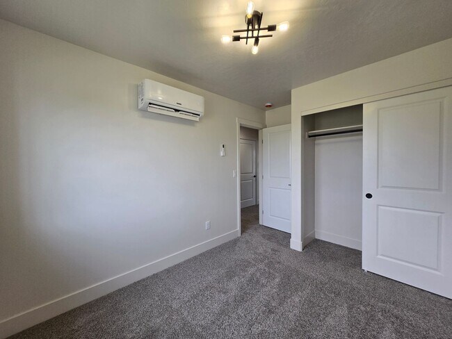 Building Photo - END UNIT- Now Leasing! Brand-New 3 Bed, 2....