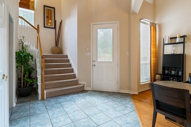 Building Photo - 7712 Brookview Ct