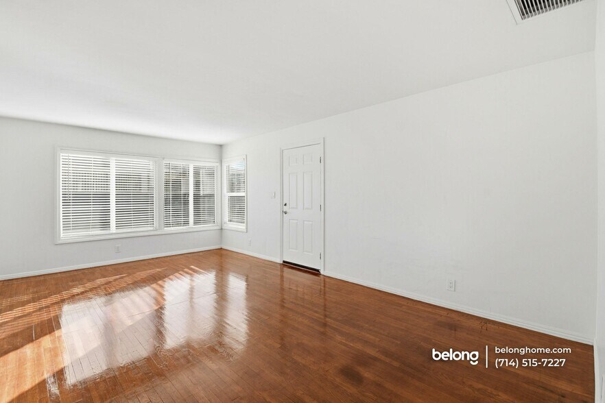 Building Photo - 185 N Batavia St