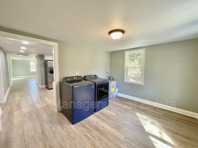 Building Photo - 714 Wilma St