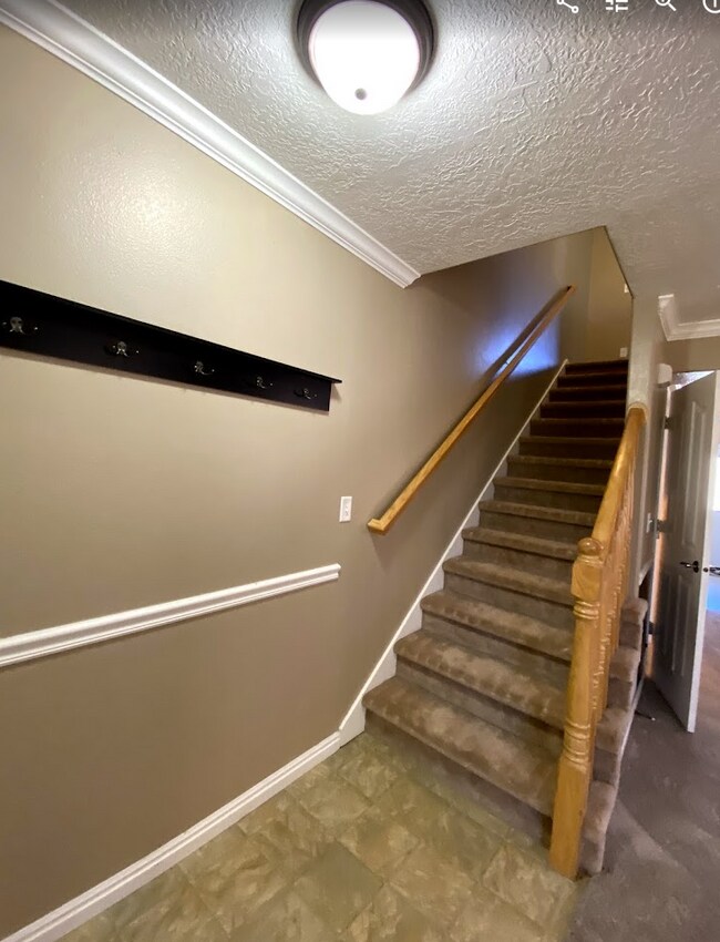 Building Photo - 879 Capital Ave