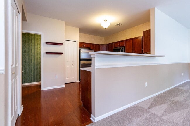 Building Photo - 3839 Norwich Dr