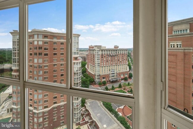 Building Photo - 2181 Jamieson Ave