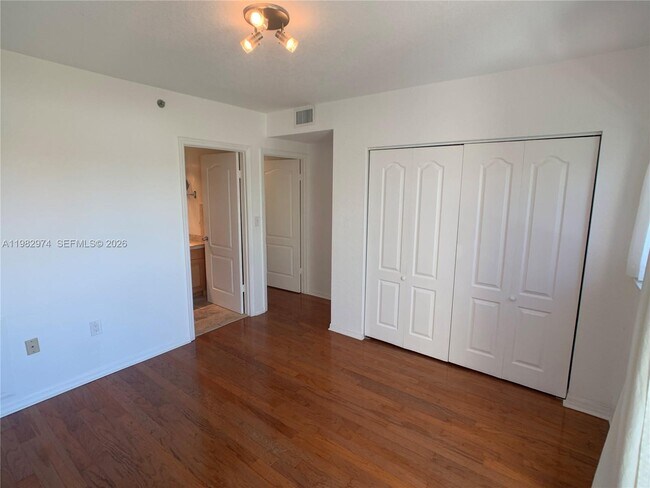 Building Photo - 1853 Jefferson Ave