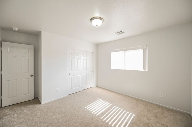 Building Photo - This Stunning 3 Bed, 2 ½ Bath Home Is A Ra...