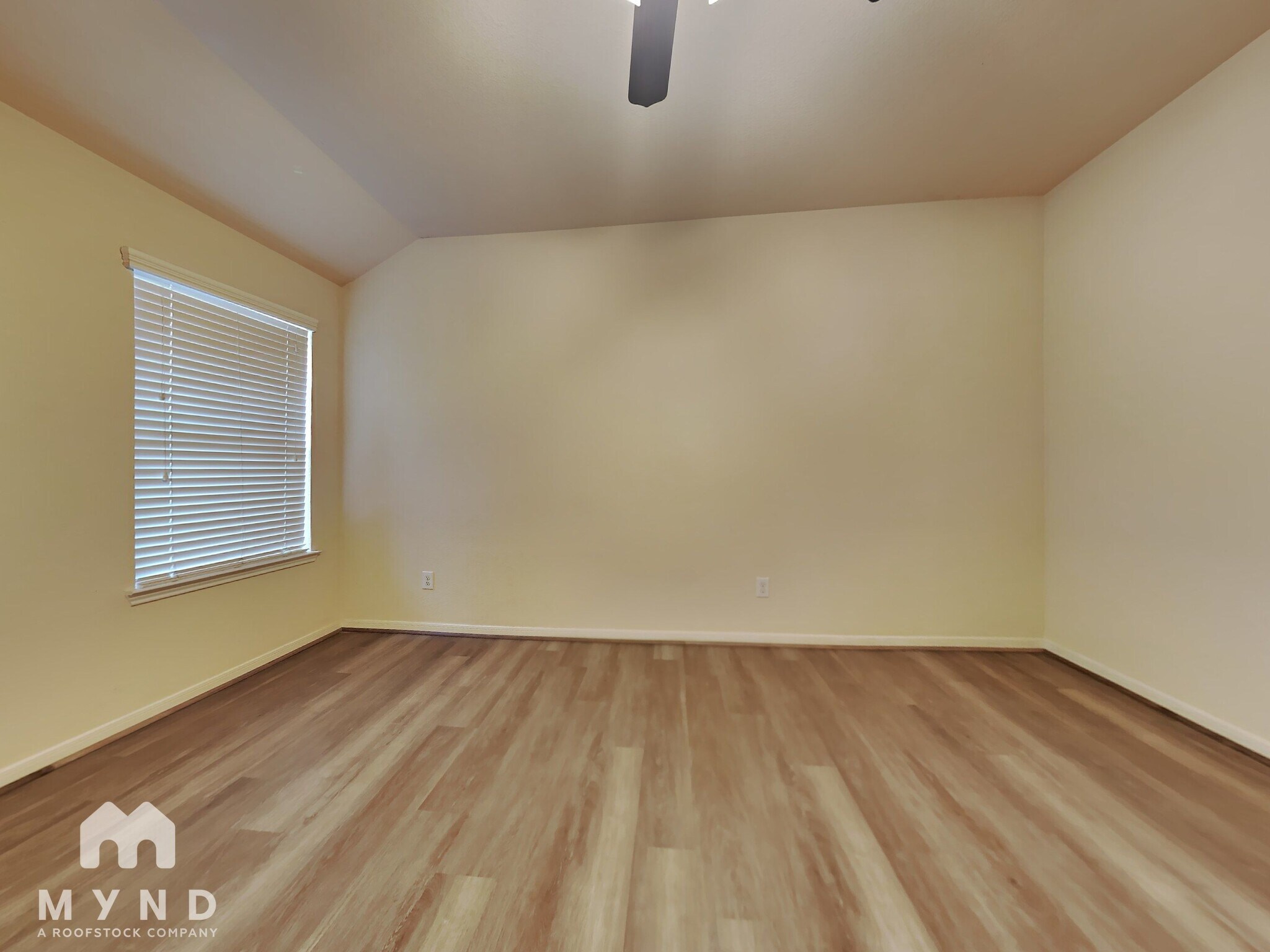 Building Photo - 2711 Lexington Park Dr