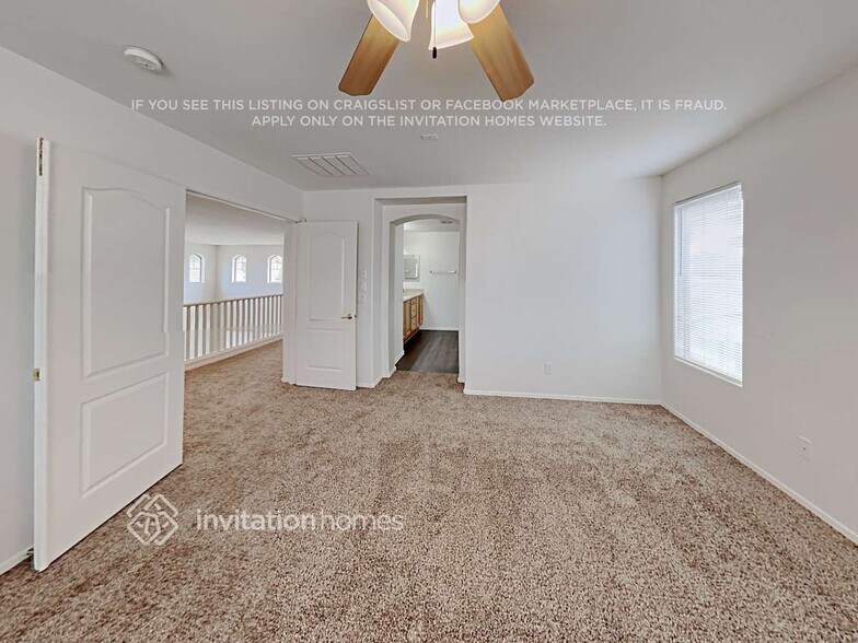 Building Photo - 3722 E Meadowview Dr