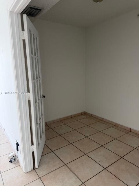 Building Photo - 5601 Collins Ave