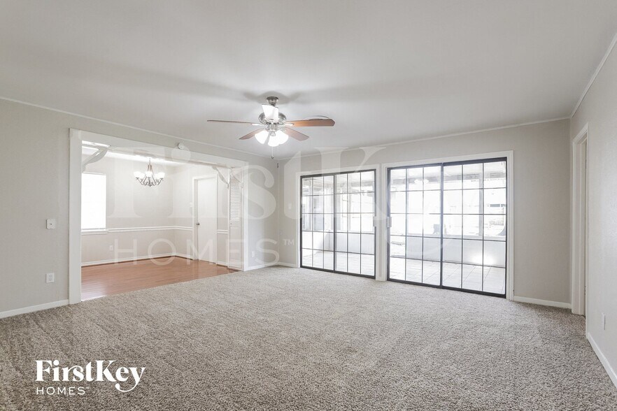 Building Photo - 12115 Hillcroft St