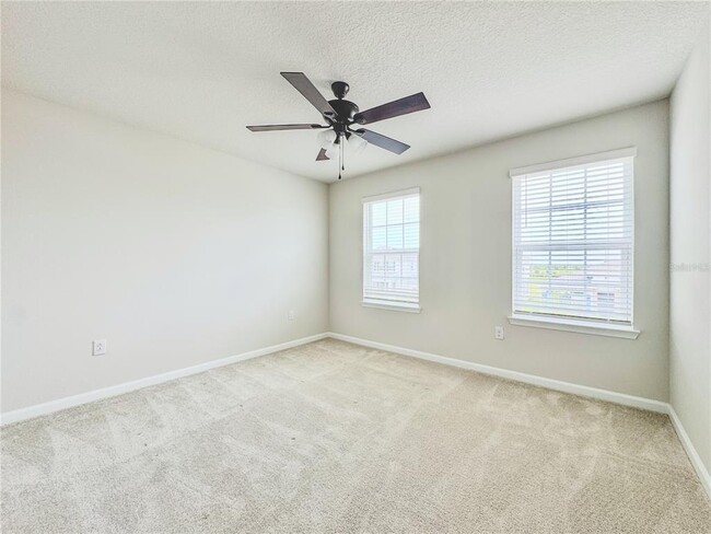 Building Photo - 2048 Airedale Wy