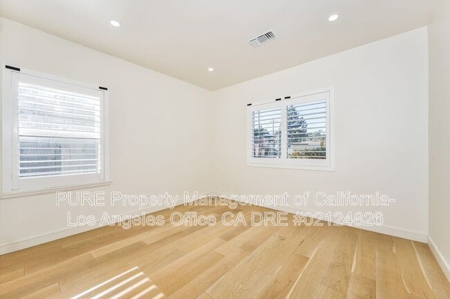 Building Photo - 2912 Covina St