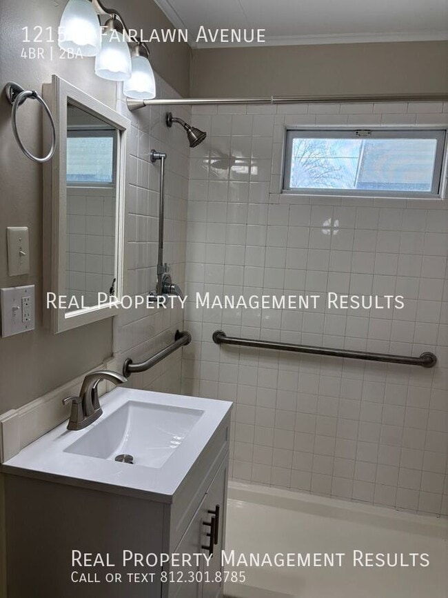 Building Photo - 1215 S Fairlawn Ave