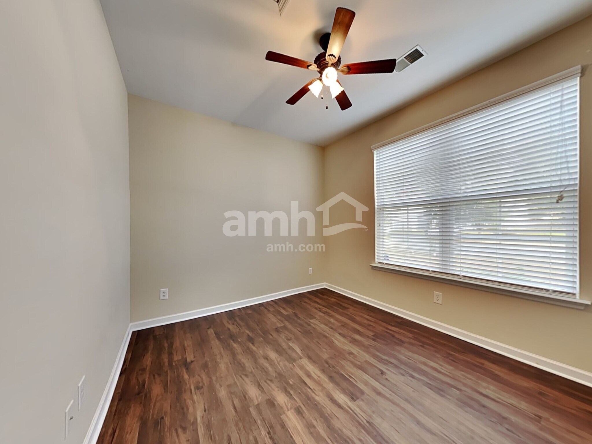 Building Photo - 2993 Nantuckett Ave