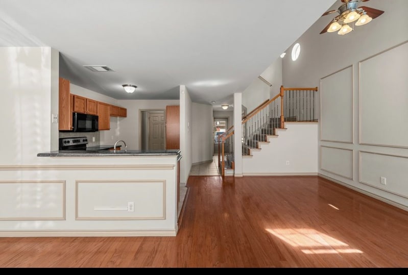 Building Photo - 12626 Bay Ave