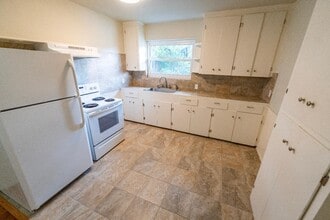Building Photo - 1234 Belmont Terrace