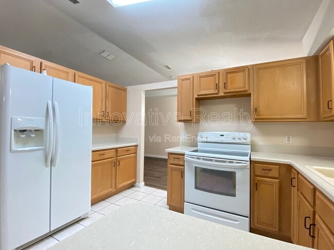 Building Photo - 564 Pinehurst Cove