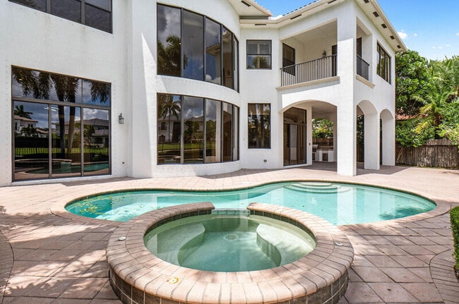 Building Photo - 17662 Circle Pond Ct