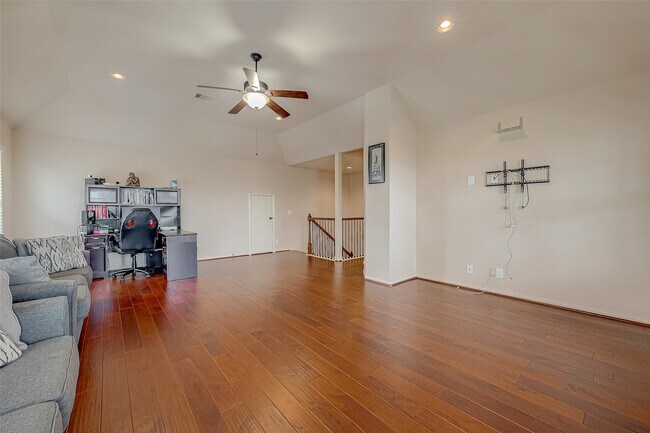 Building Photo - 5626 Jay Thrush Dr