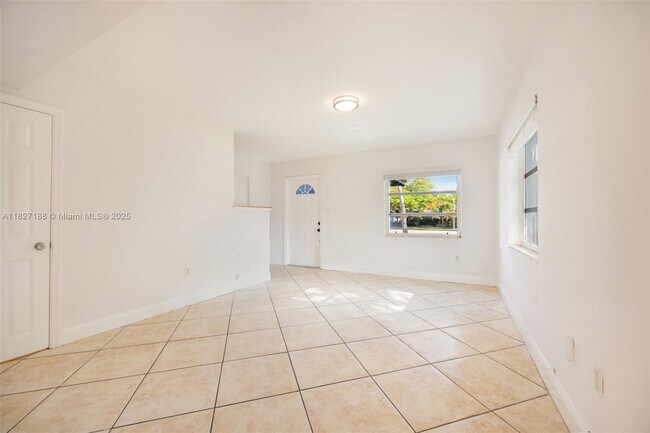 Building Photo - 2330 SW 26th Ln