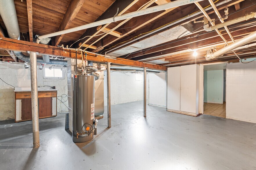 Building Photo - 1005 Woodsdale Ave